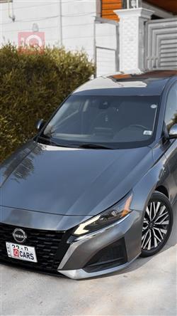 نيسان ألتيما